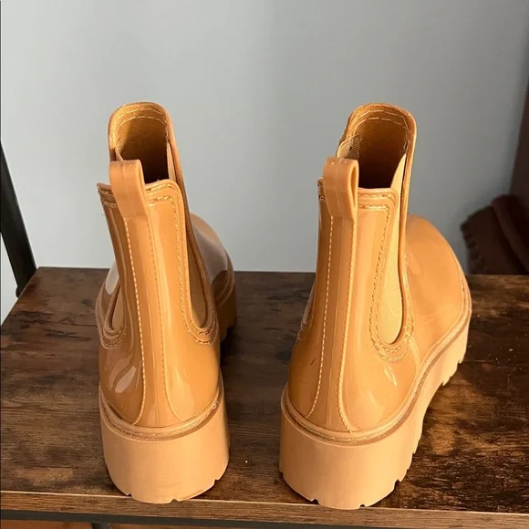 Dolce Vita Thunder H2O Boot- size 7 - Picture 2 of 6